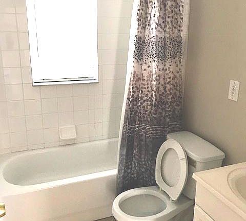 4th image of 415 Fremont Ave #2