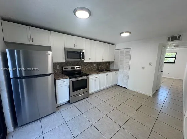 3011 SW 1st Ave APT 10, Miami, FL 33129