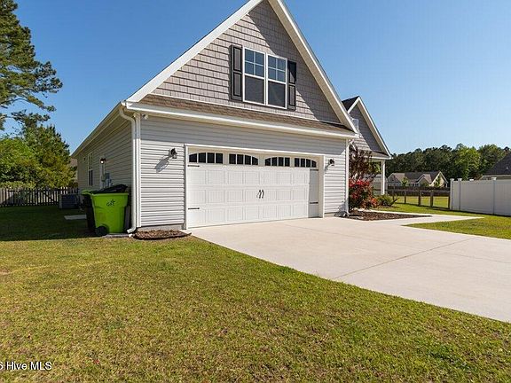 3rd image of 302 Big Pine Court