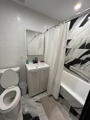 Rented by Delmark Realty LLC | media 20