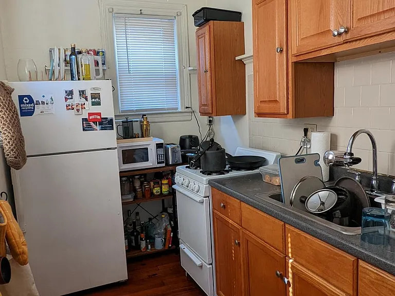 264 Gano St #1R — Photo 3