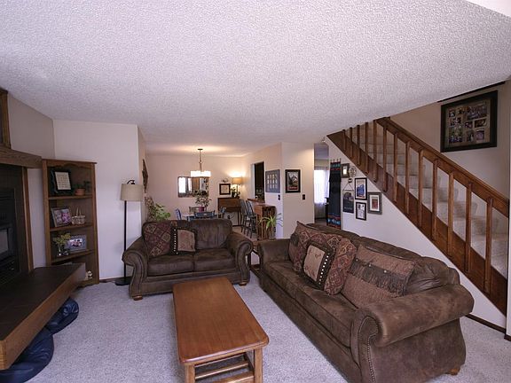 5th image of 7 W Deer Blvd #A