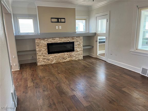 3rd image of 6314 Luelda Ave