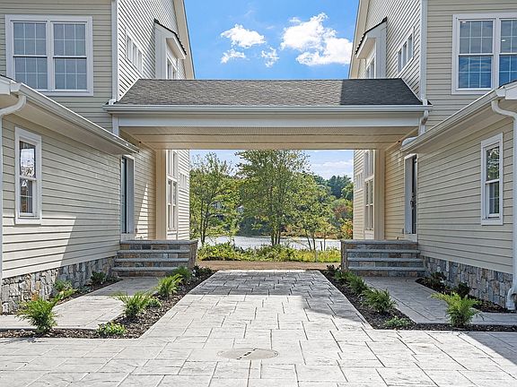 3rd image of 206 W Main #8