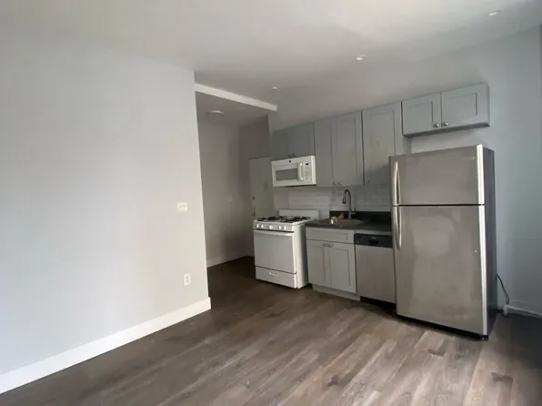 1047 Hoe Avenue image 2 of 5