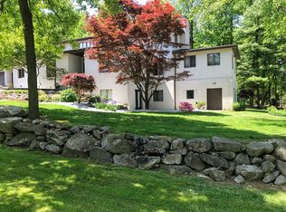 103 Horseshoe Dr, Sinking Spring, PA 19608