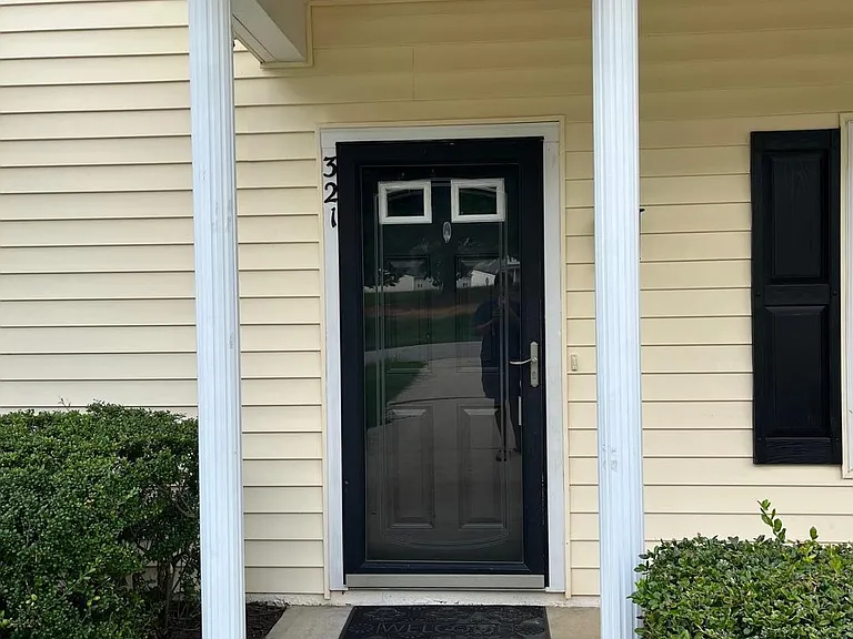 321 Woodson Dr — Photo 2