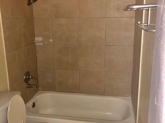 5th image of 2323 Cypress Ave