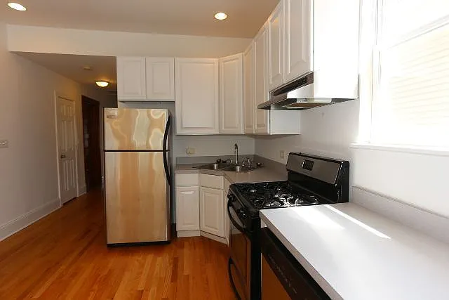 3446 N Bell Ave — Photo 3