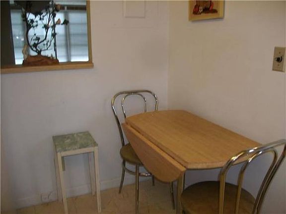Eat-in area