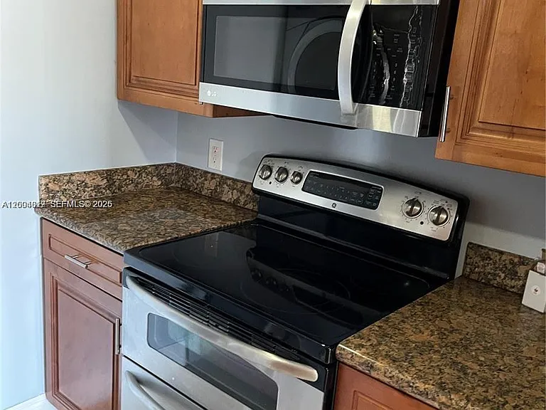 2415 NW 16th Street Rd #102 — Photo 11