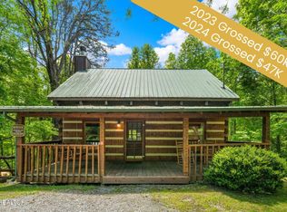 1626 Lake Dr, Gatlinburg, TN 37738