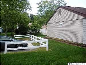 2nd image of 781 Liverpool Cir