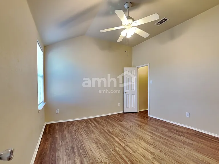 421 Hackberry Dr — Photo 18