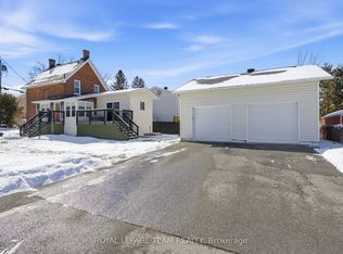 238 Park Ave, Carleton Place, ON K7C 2G6