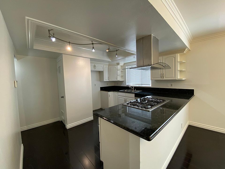 1st image of 117 N 1st St #7