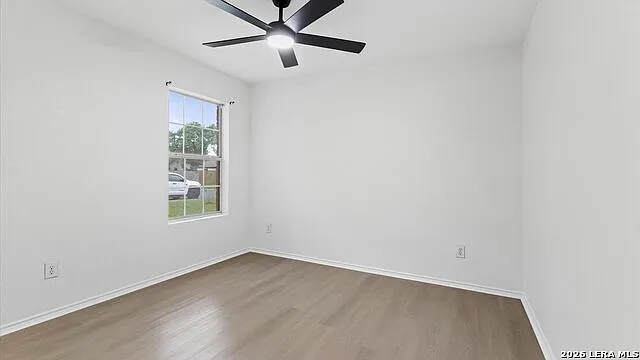 6023 Lake Victoria St — Photo 12