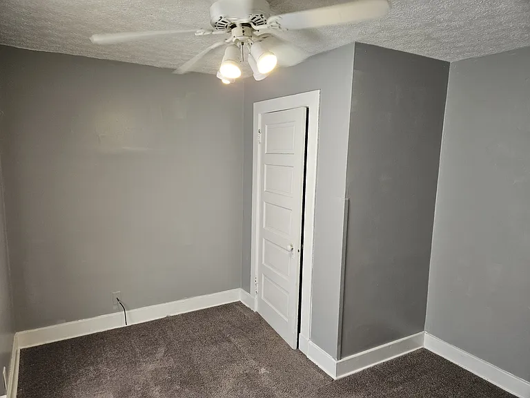 804 E Stewart St — Photo 24