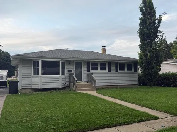 48 Wagner Dr, Cary, IL 60013