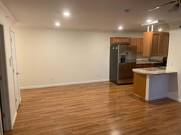 5th image of 112 Broad St #7