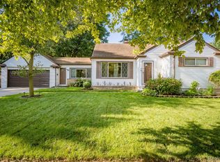 22110 Sunnyside St, Saint Clair Shores, MI 48080