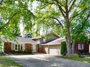 929 W Surrey Rd, Addison, IL 60101