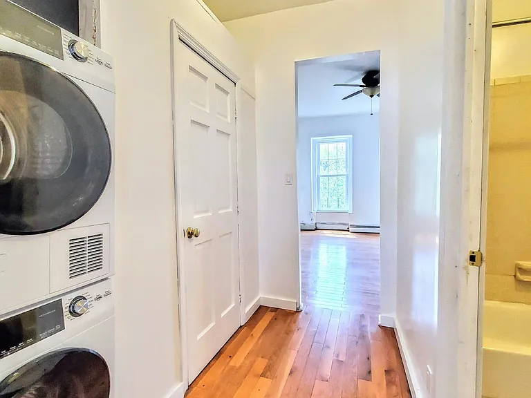 253 Vernon Ave #4 — Photo 11