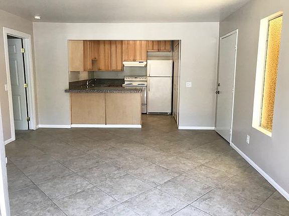 5th image of 250 S Sierra Ave #1