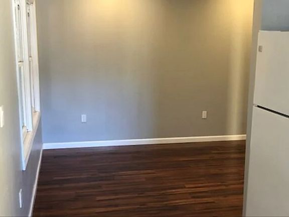 2nd image of 1039 University Ave APT B