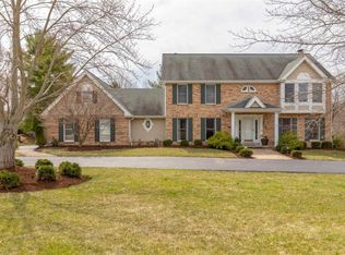 2067 Kehrsboro Dr, Chesterfield, MO 63005