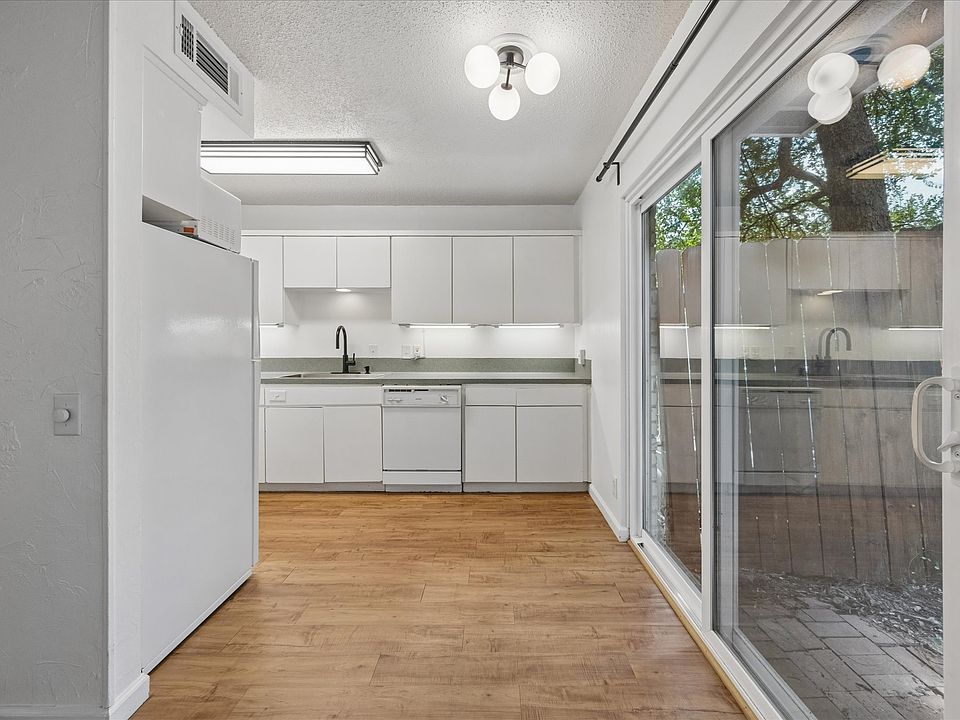 1st image of 1218 Baylor St APT 102