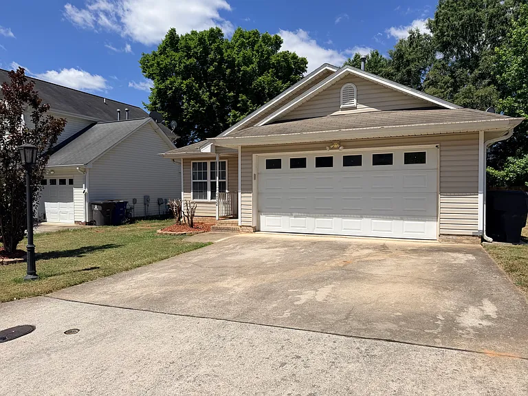 4832 Lighthouse Ct — Photo 2