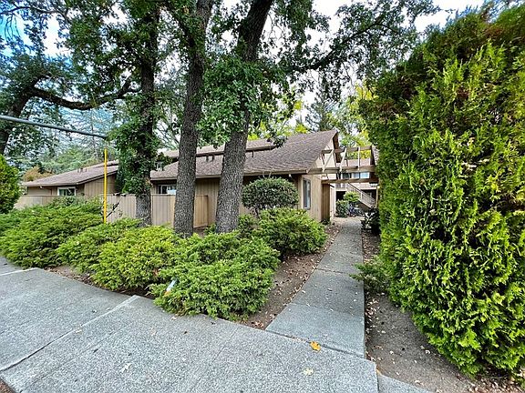 2nd image of 1416 Myrtle St APT 11