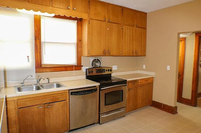 5 bed, 2093 sqft, $3,550 — Photo 3