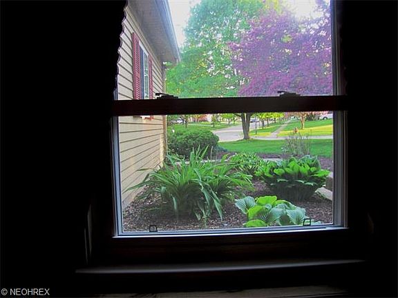 4th image of 523 Berkshire Dr