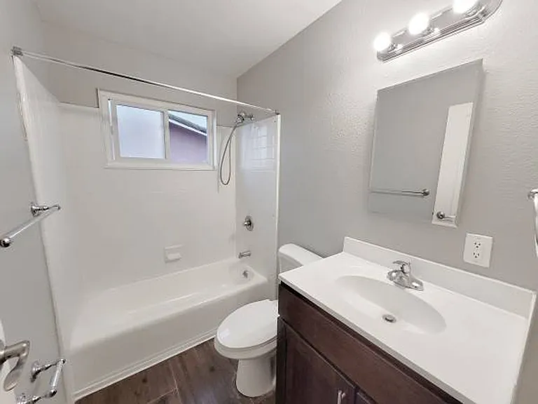 658 Cherry Way — Photo 2