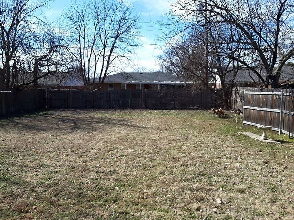 2nd image of 10401 Hasley Pl