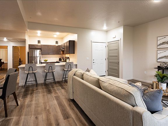 1341 sqft - Living Space