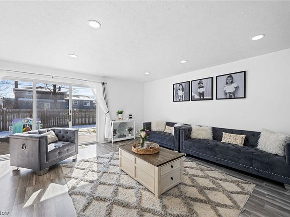 3rd image of 26717 Caton Pl