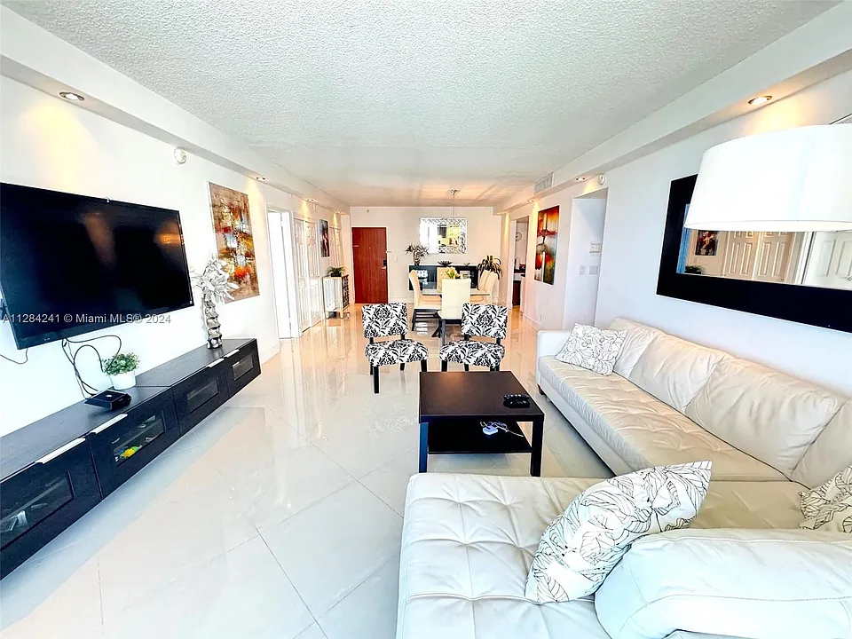 3901 S Ocean Dr #8E