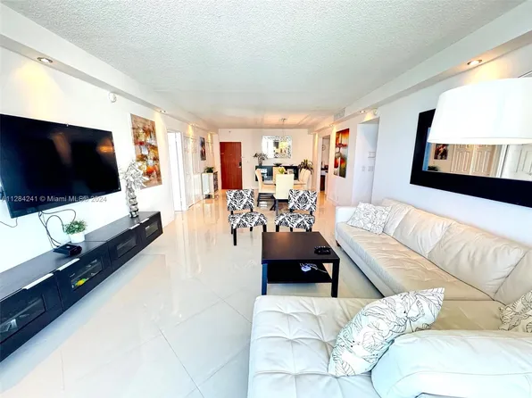 3901 S Ocean Dr, Hollywood, FL