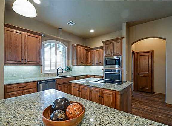 5th image of 1104 River Birch Dr