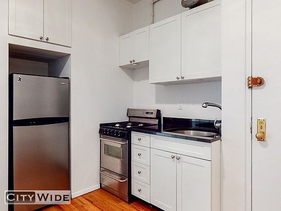 2nd image of 26 King St APT 7