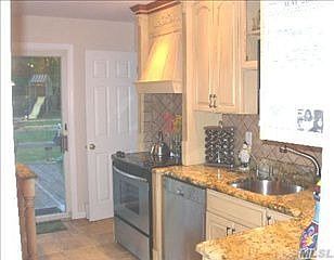 3rd image of 18 Wood Ln