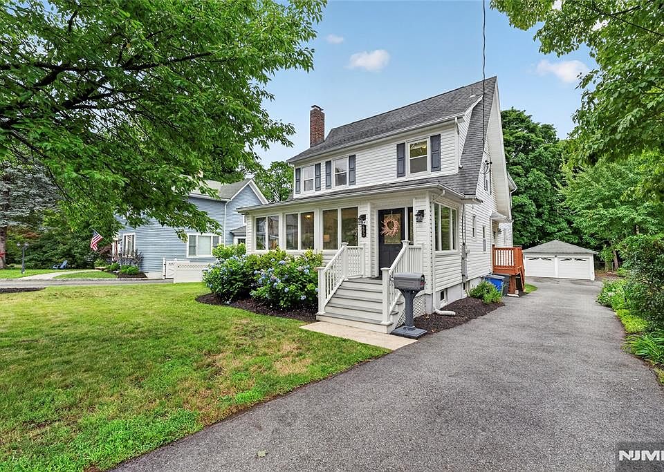1st image of 453 Maple Ave