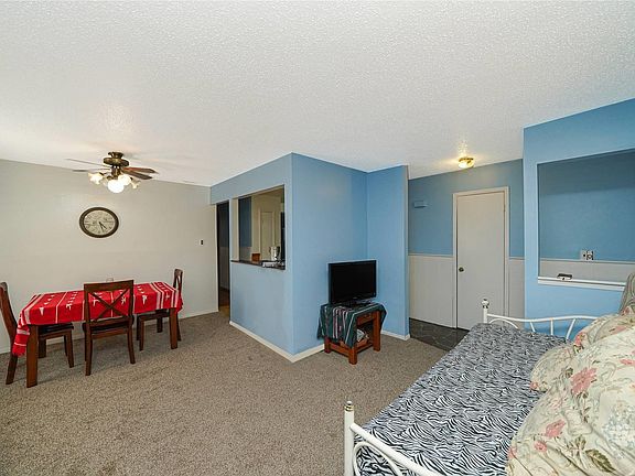 4th image of 5489 Expressway Dr N