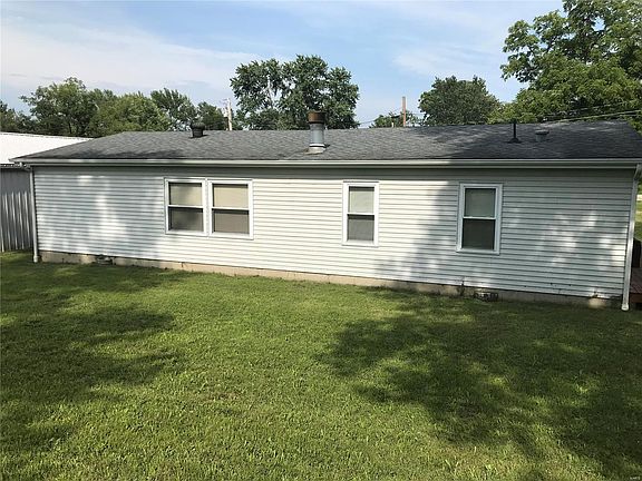 2nd image of 705 N Young St