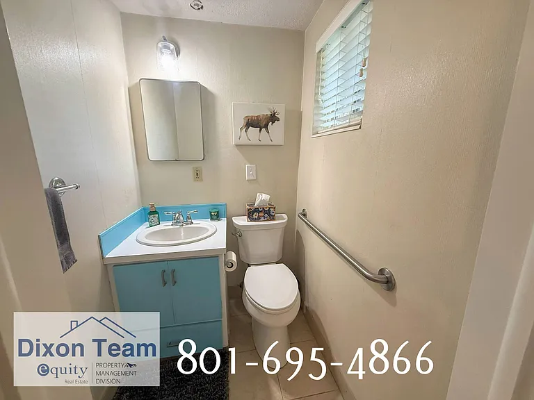1230 Douglas St — Photo 14