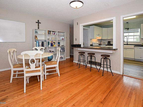 2nd image of 354 Pelican Ave