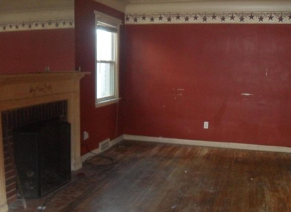3rd image of 1327 Mayflower Ave